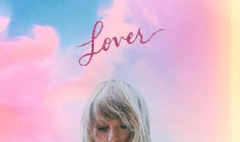 Taylor Swift来了 原来圣诞风刮得这么早？