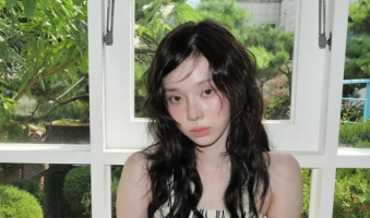 <b>秋天爆火的第一个美妆趋势，竟然是这个？</b>