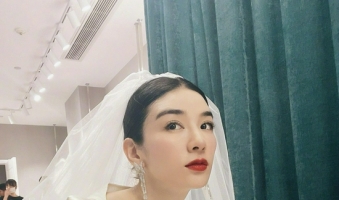 黄奕晒婚纱造型自拍 自侃“老是要嫁人怪不得这事不靠谱”