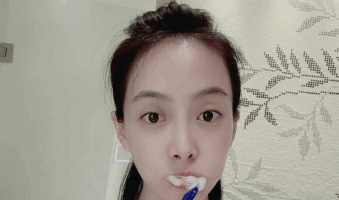 宋茜晒素颜自拍 皮肤白皙惹人羡慕